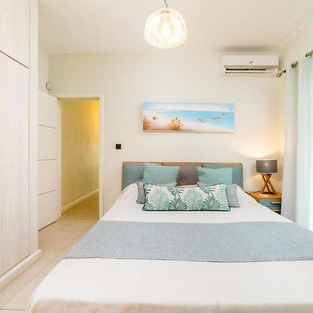 Beachcove Apt No 1 Pereybere Beach エクステリア 写真